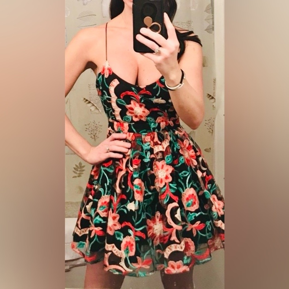 Black Floral Embroidered Tulle Party Dress – Forever 21 Small - Picture 1 of 10